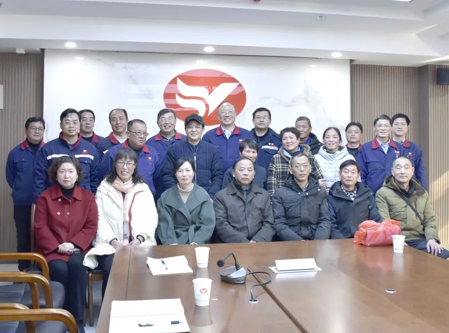 致敬芳華.jpg 致敬芳華.jpg